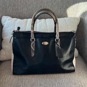 COACH F35887 Swagger 27 Pebbled Black Leather Satchel Snakeskin Embossed Luxury